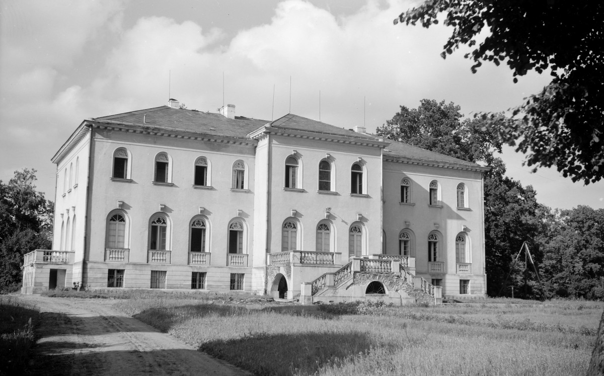 Pałac biskupi - elewacja północna, skan 1