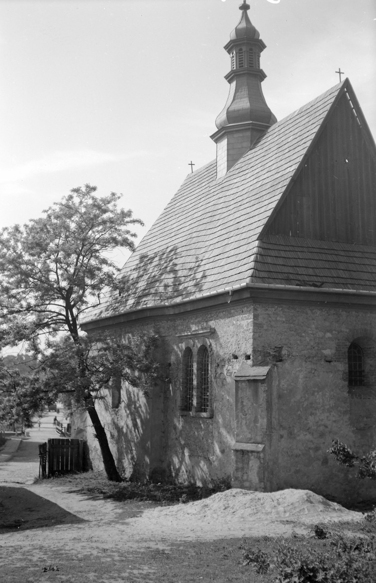 Kościół Św. Ducha - elewacja prezbiterium, skan 1