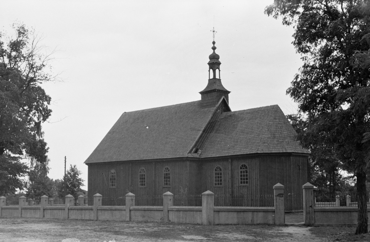 kościół drewniany NMB - elewacja boczna, skan 1