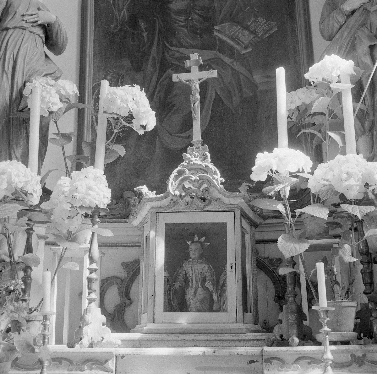 kościół filialny pw. św. Andrzeja - wnętrze: rzeźba Dzieciątka Jezus - ołtarz boczny południowy, skan 1