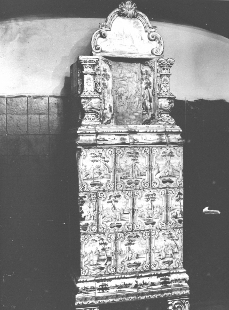 ratusz - wnętrze, piec kaflowy, skan 1