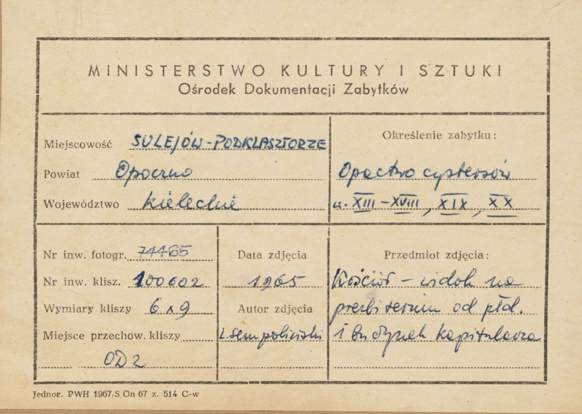 Zespół opactwa cystersów - widok od płd. na kościół i skrzydło wsch. klasztoru - metryczka, skan 1