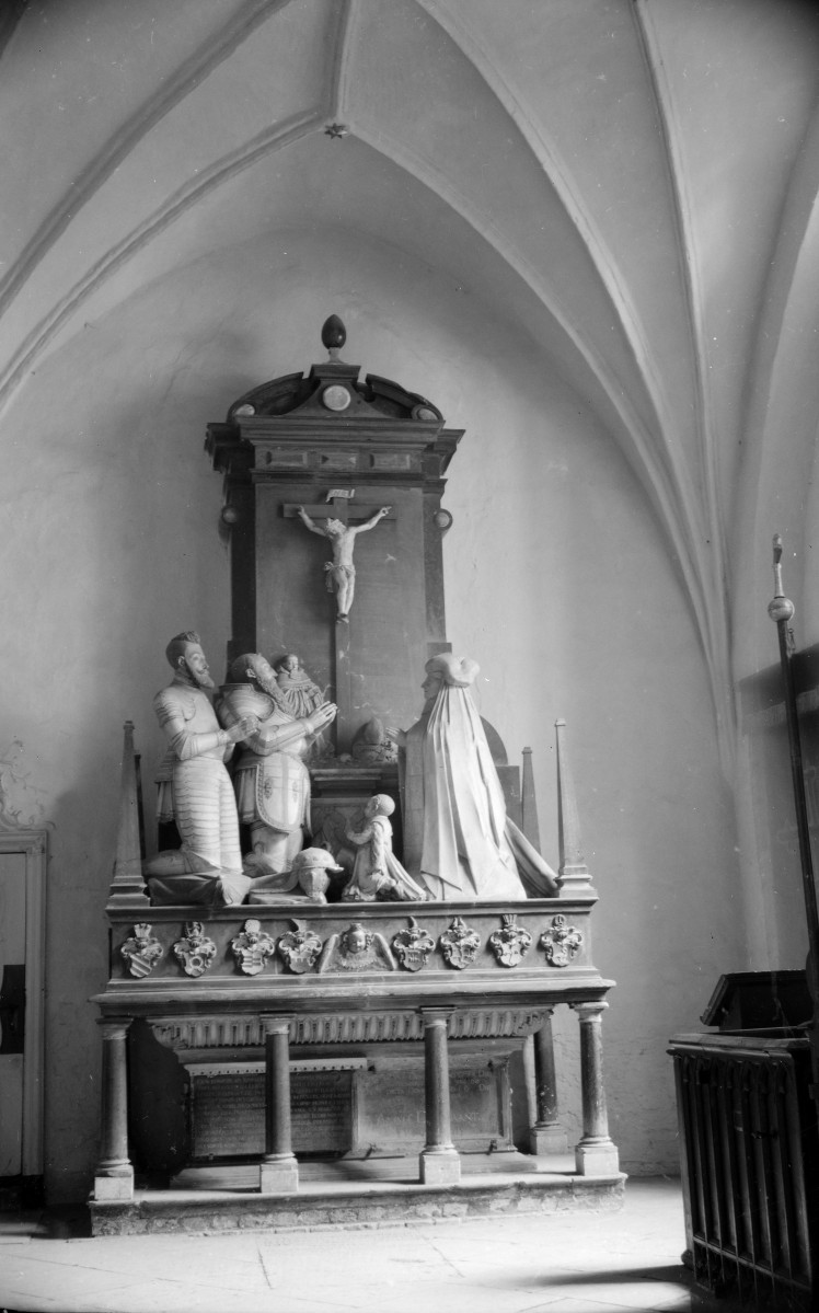 archikatedra pw. Świętej Trójcy, Gdańsk-Oliwa - zespół pocystersko-katedralny - wnętrze: nagrobek Kossów, skan 1
