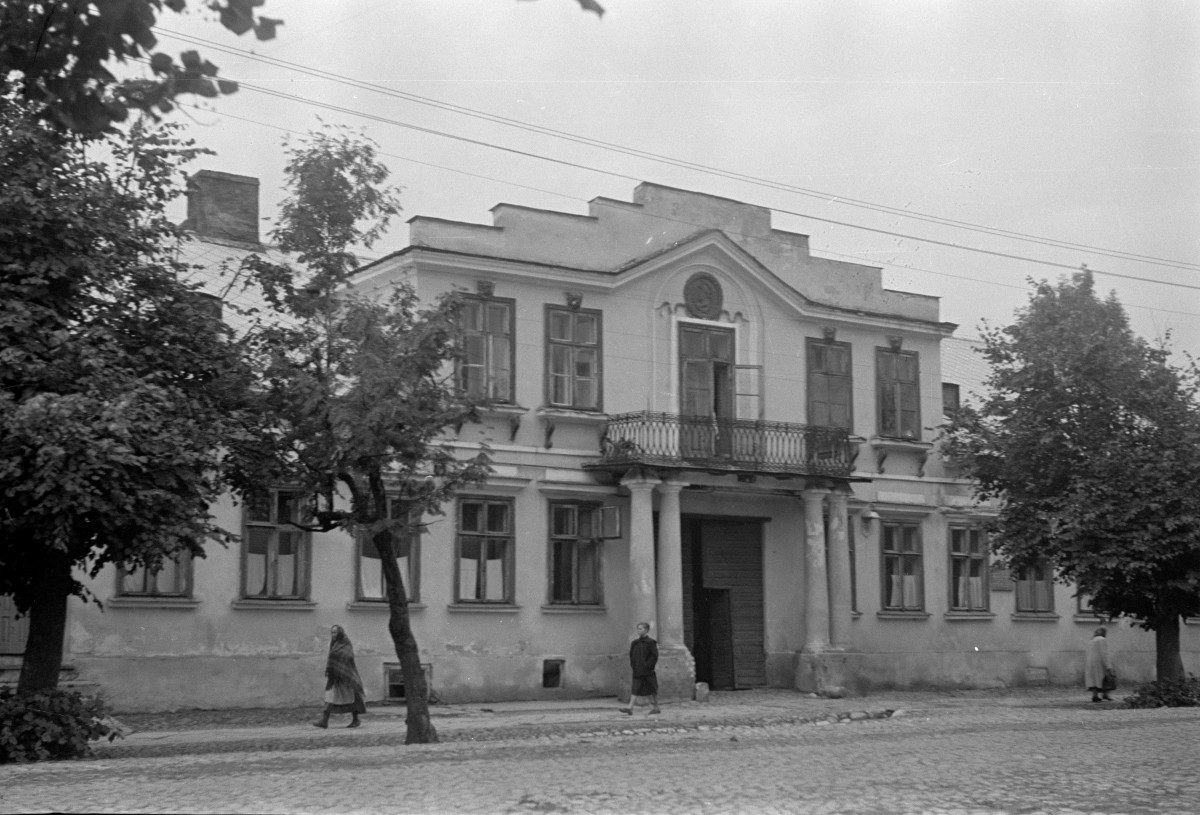 dom rodzinny Marii Konopnickiej - elewacja frontowa, skan 1