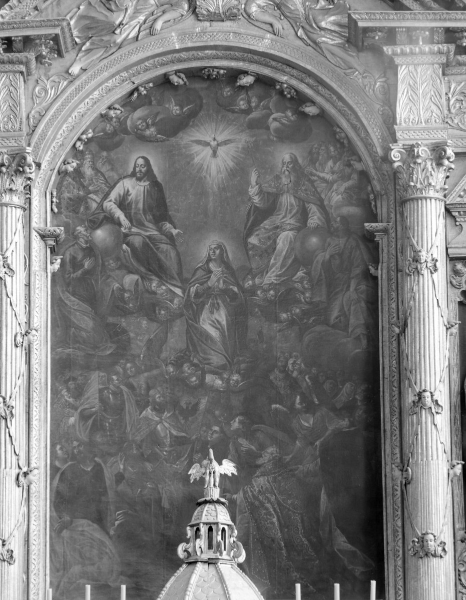 kościół farny pw. Świętej Trójcy - wnętrze: ołtarz główny, obraz - Wniebowzięcie, skan 1