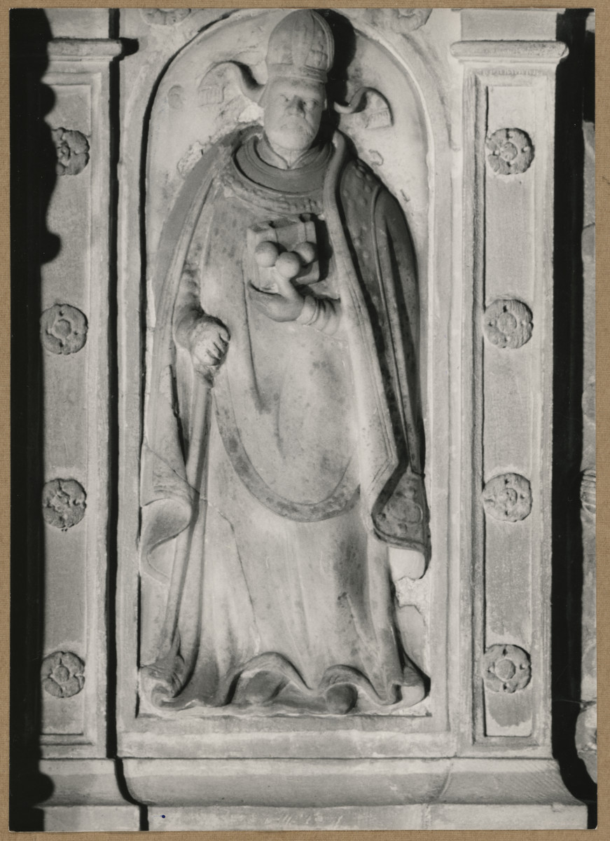 Kaplica Firlejów - ołtarz - płaskorzeźba św. Mikołaja, skan 1