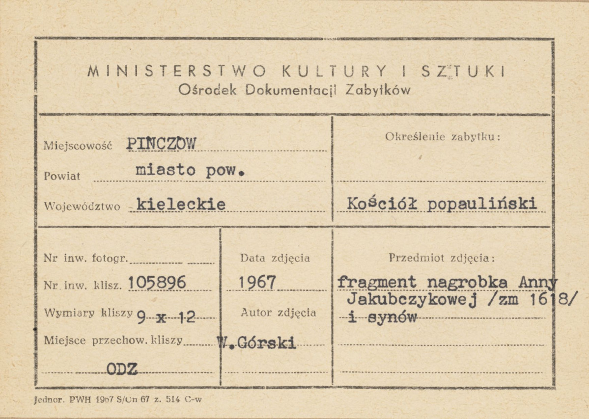Kościół parafialny - wnętrze, nagrobek Anny Jakubczykowej - detal - metryczka, skan 1