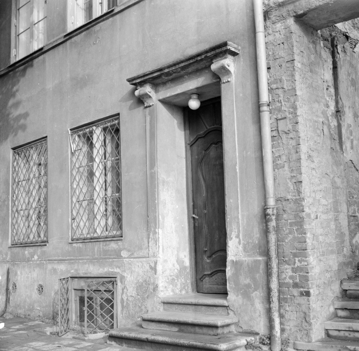 kamienica - elewacja, portal, skan 1