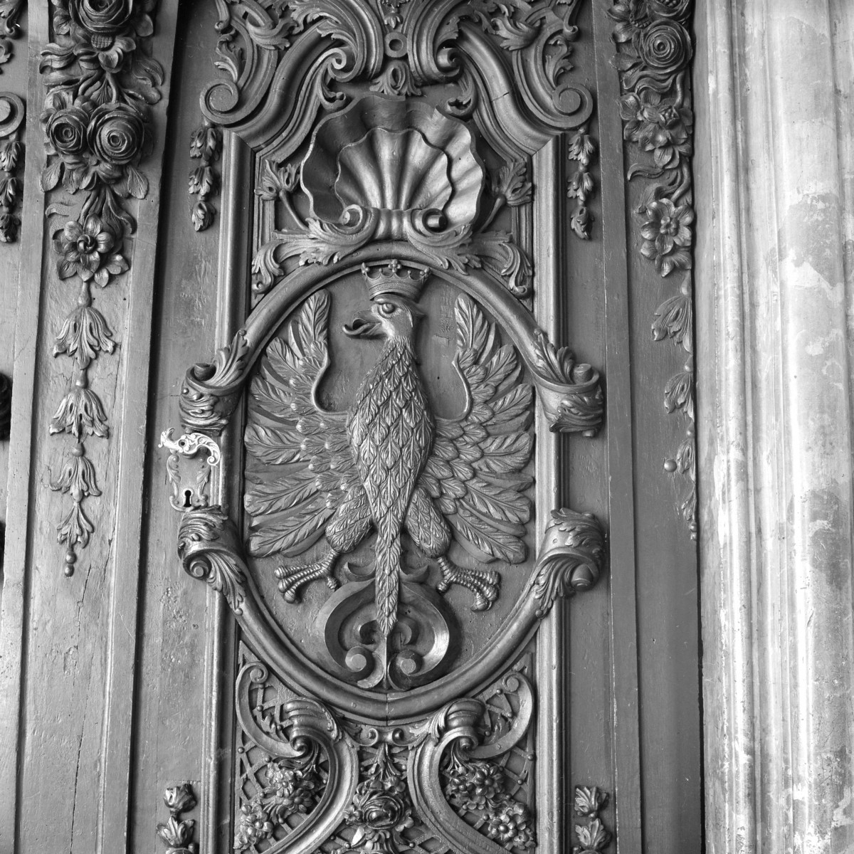 kolegium jezuickie, ob. Uniwersytet Wrocławski - wnętrze: aula Leopoldina - drzwi - fragment, orzeł, skan 1