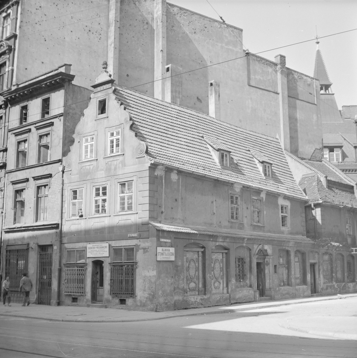 kamienica ul. św. Mikołaja róg Wszystkich Świętych - widok ogólny, skan 1