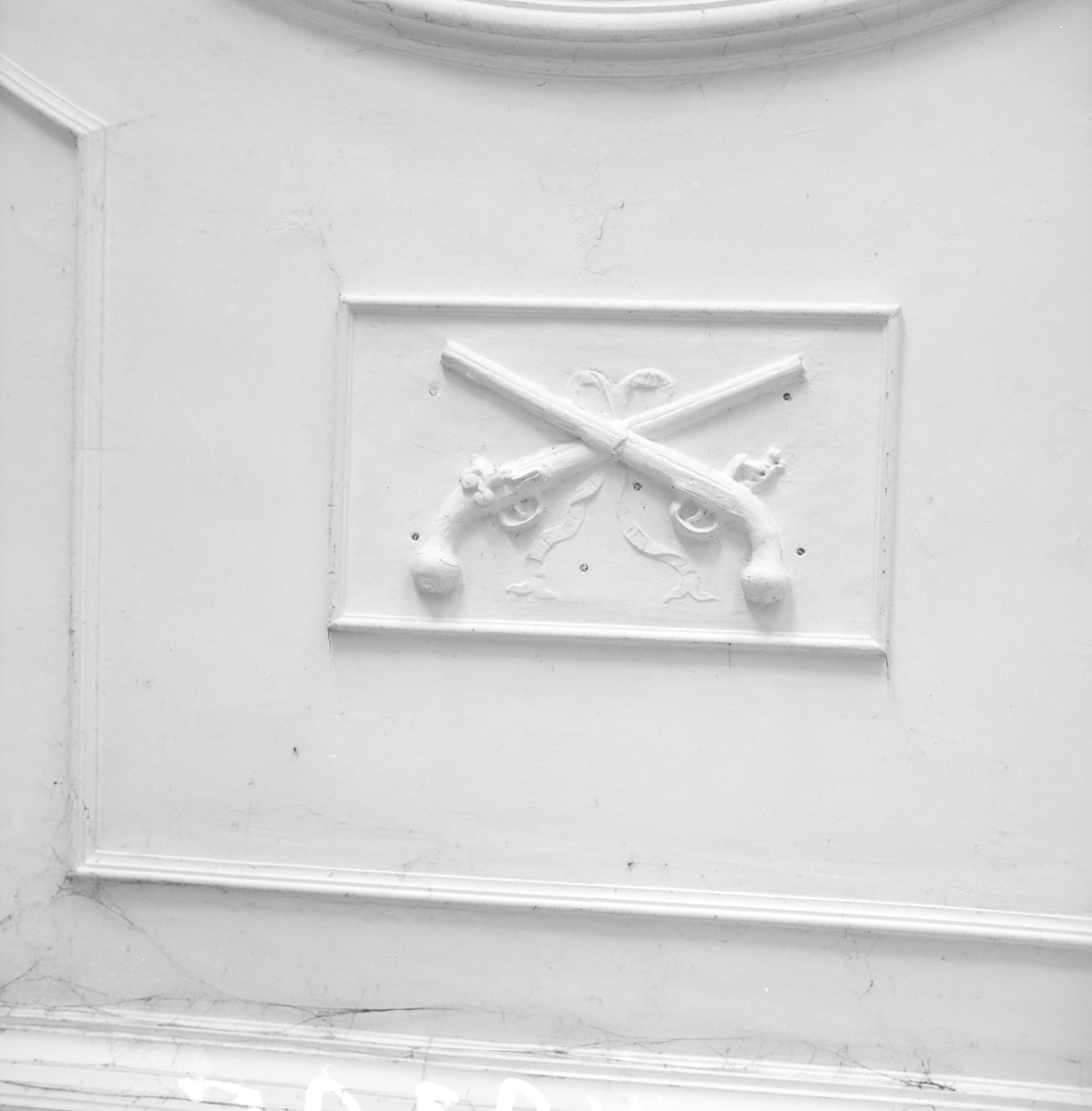 pałac - wnętrze: fragment plafonu klatki schodowej w skrzydle południowym, skan 1