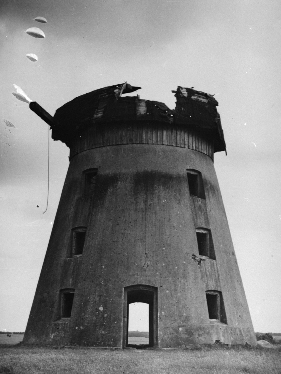 wiatrak holenderski - zniszczenia, skan 1