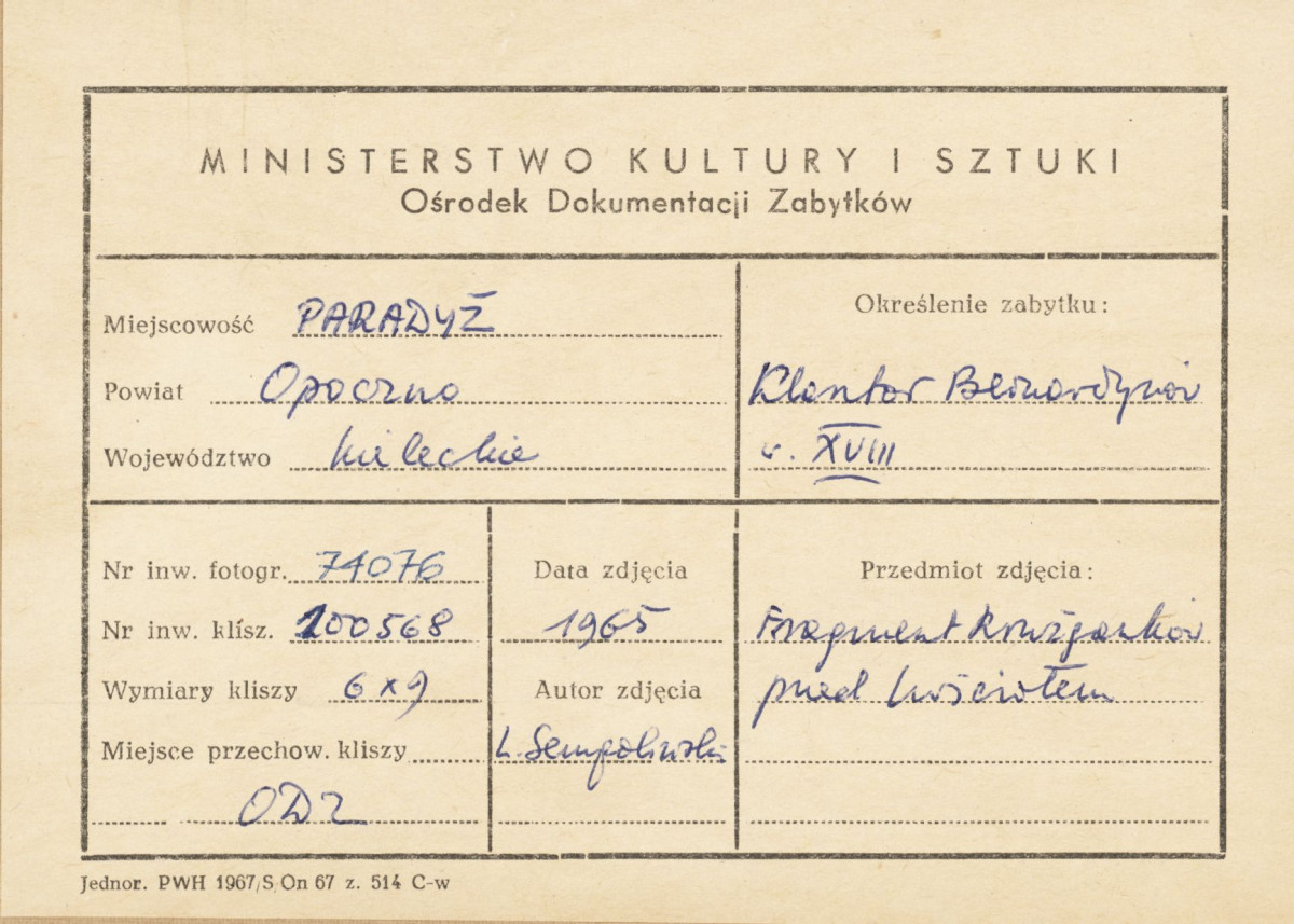 Zespół klasztorny - dziedziniec krużgankowy, fragment krużganków - metryczka
 , skan 1