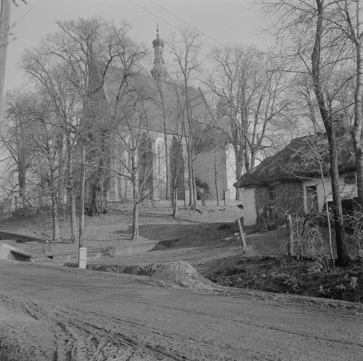 kościół pw. św. Mikołaja - elewacja południowa, skan 1