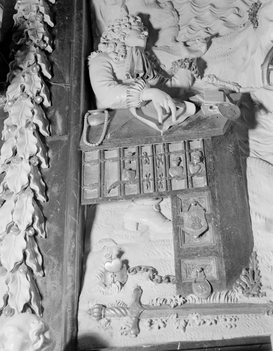 katedra św. Stanisława i św. Wacława - wnętrze, ołtarz św. Tomasza, detale, skan 1