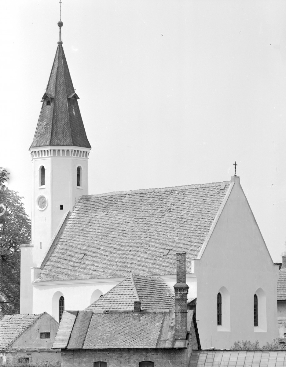 kościół filialny pw. Zaślubin Najświętszej Marii Panny - elewacja południowo-wschodnia, skan 1