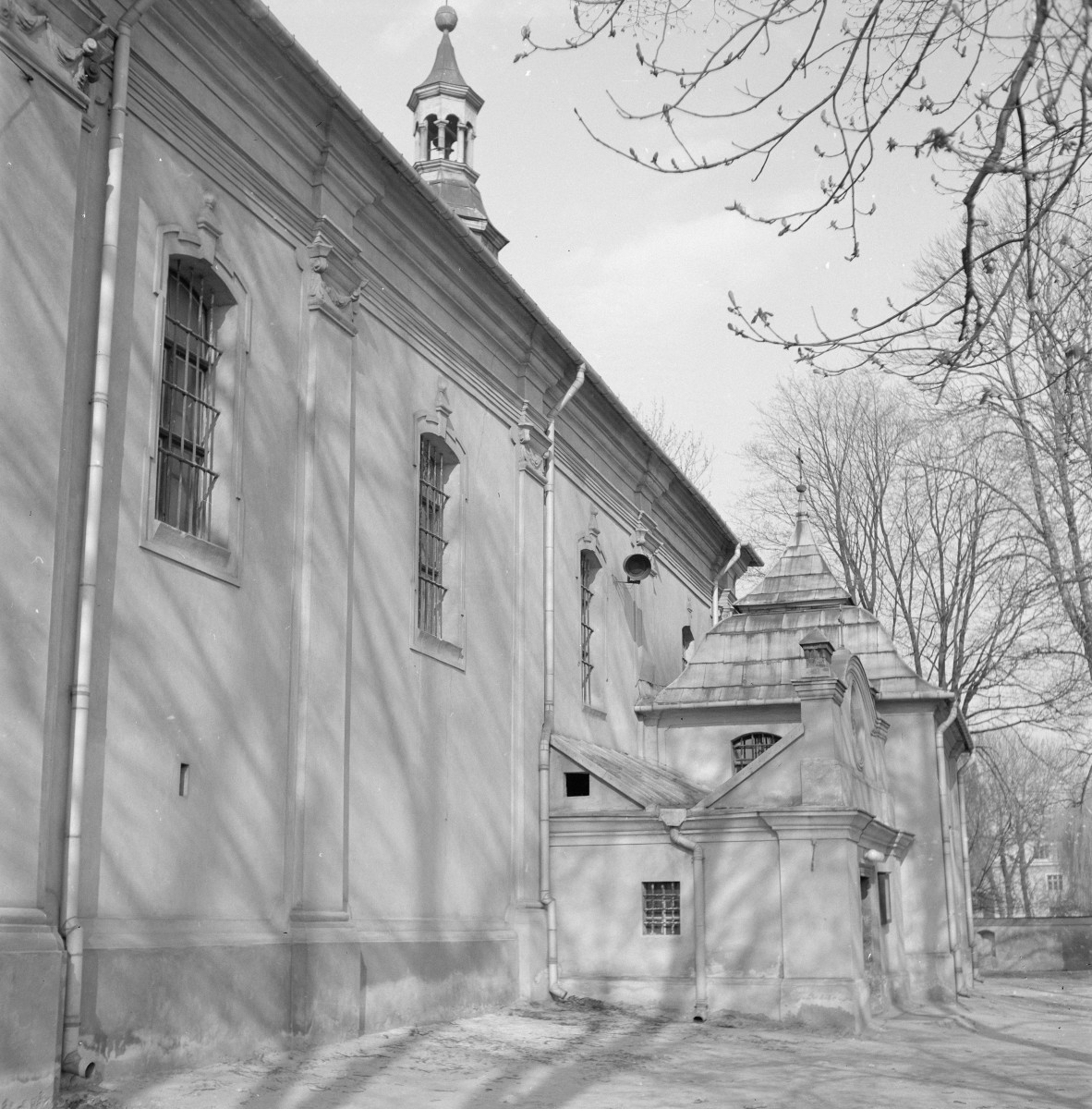 kościół św. Macieja - elewacja płd. kruchta i kaplica, skan 1