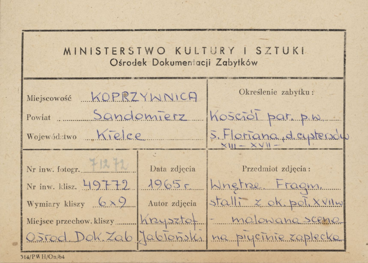 Zespół klasztorny - kościół, wnętrze, fragment stalli - malowana scena na płycinie zaplecka - metryczka, skan 1