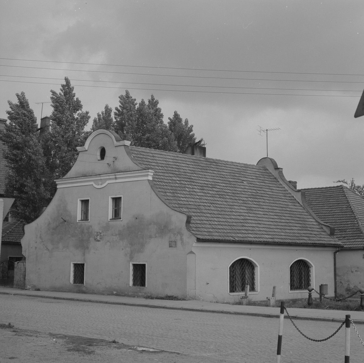 dawny zajazd - elewacja południowa, skan 1