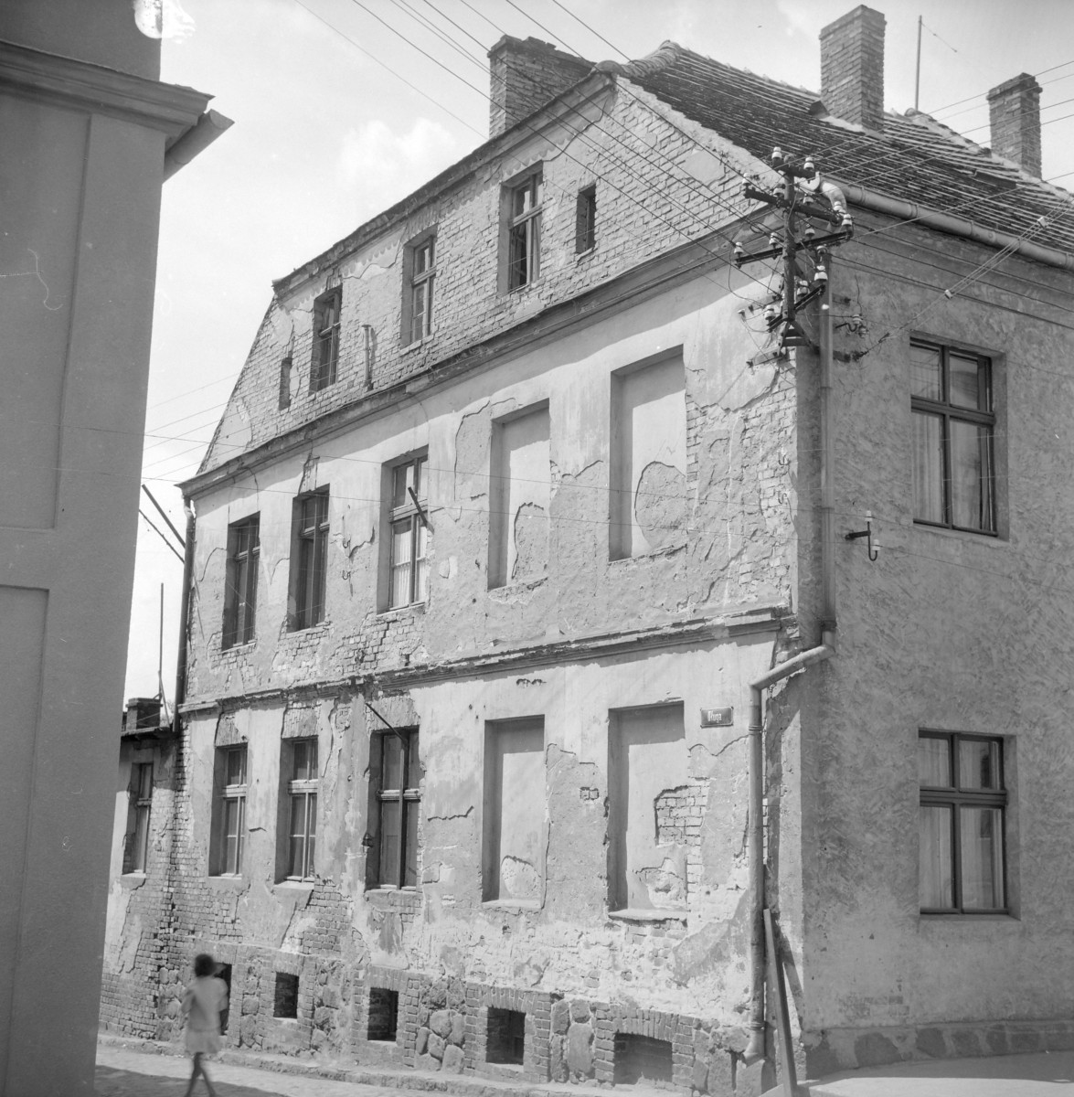 kamienica - elewacja frontowa, skan 1