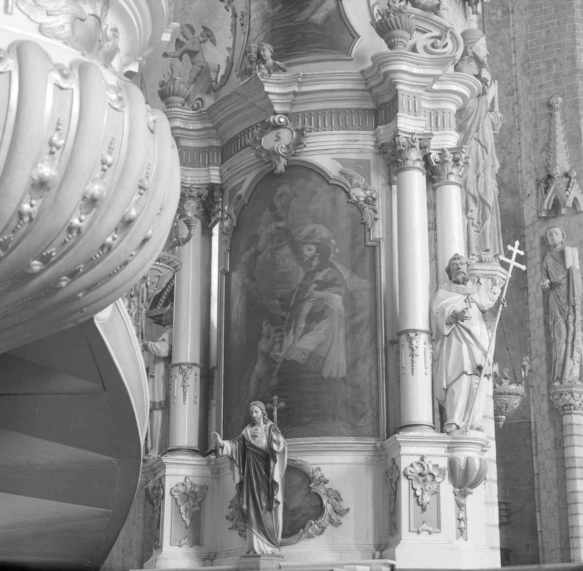 kościół pw. Wniebowzięcia Najświętszej Maryi Panny - wnętrze - nawa gółwna - ołtarz boczny św. Jana Nepomucena - obraz św. Jana Nepomucena, skan 1
