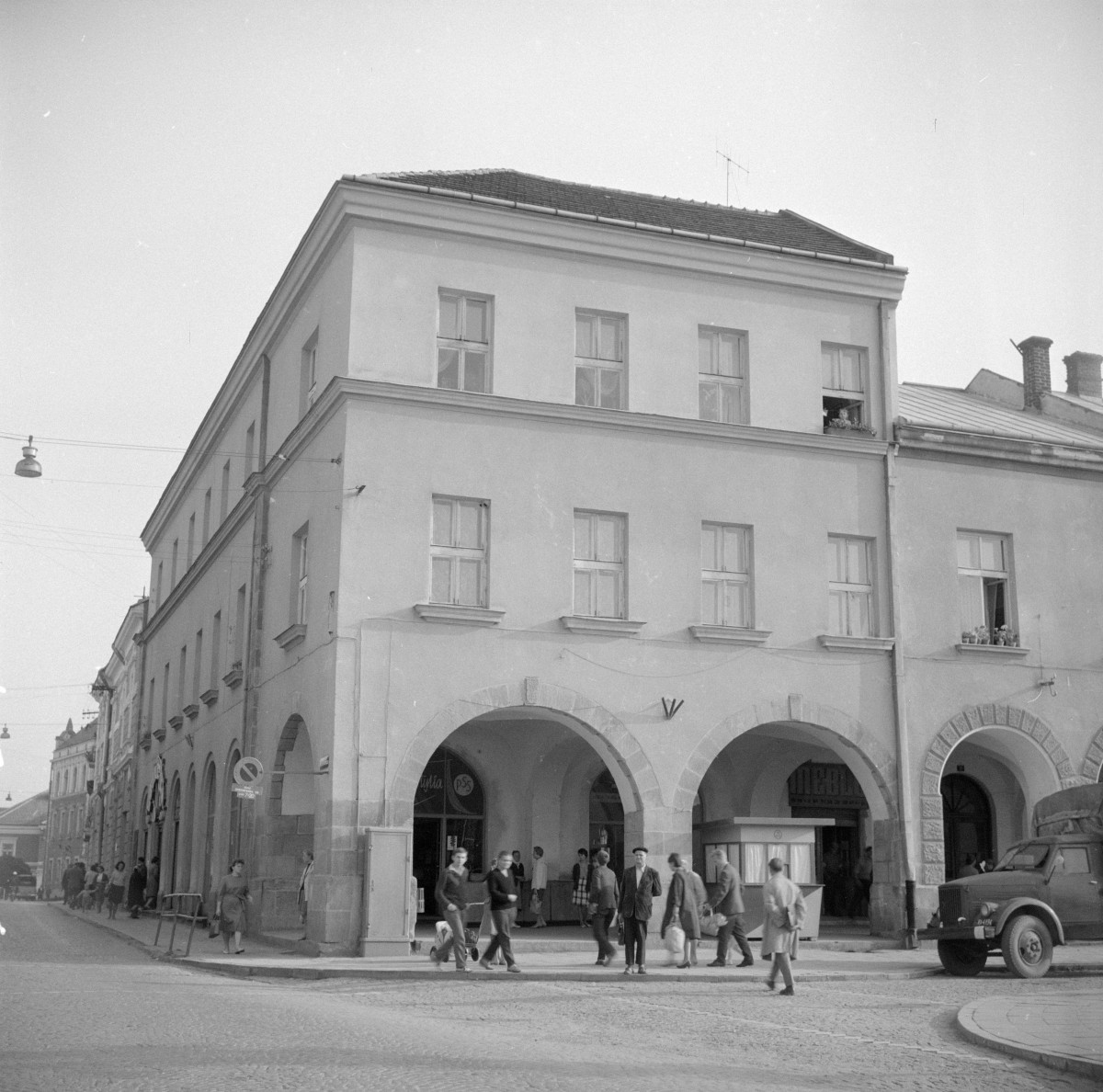 kamienica - elewacja frontowa, skan 1