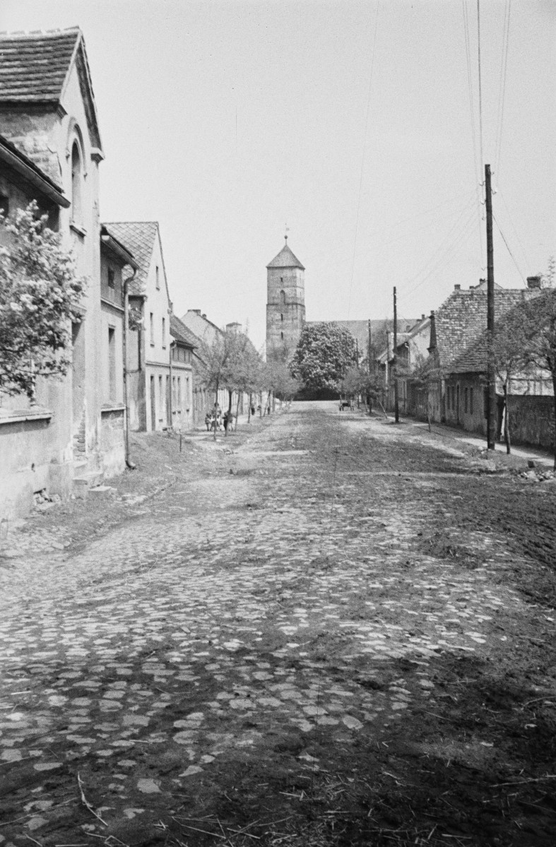 widok na kościoł św. Hieronima od strony ul. Szerokiej, skan 1