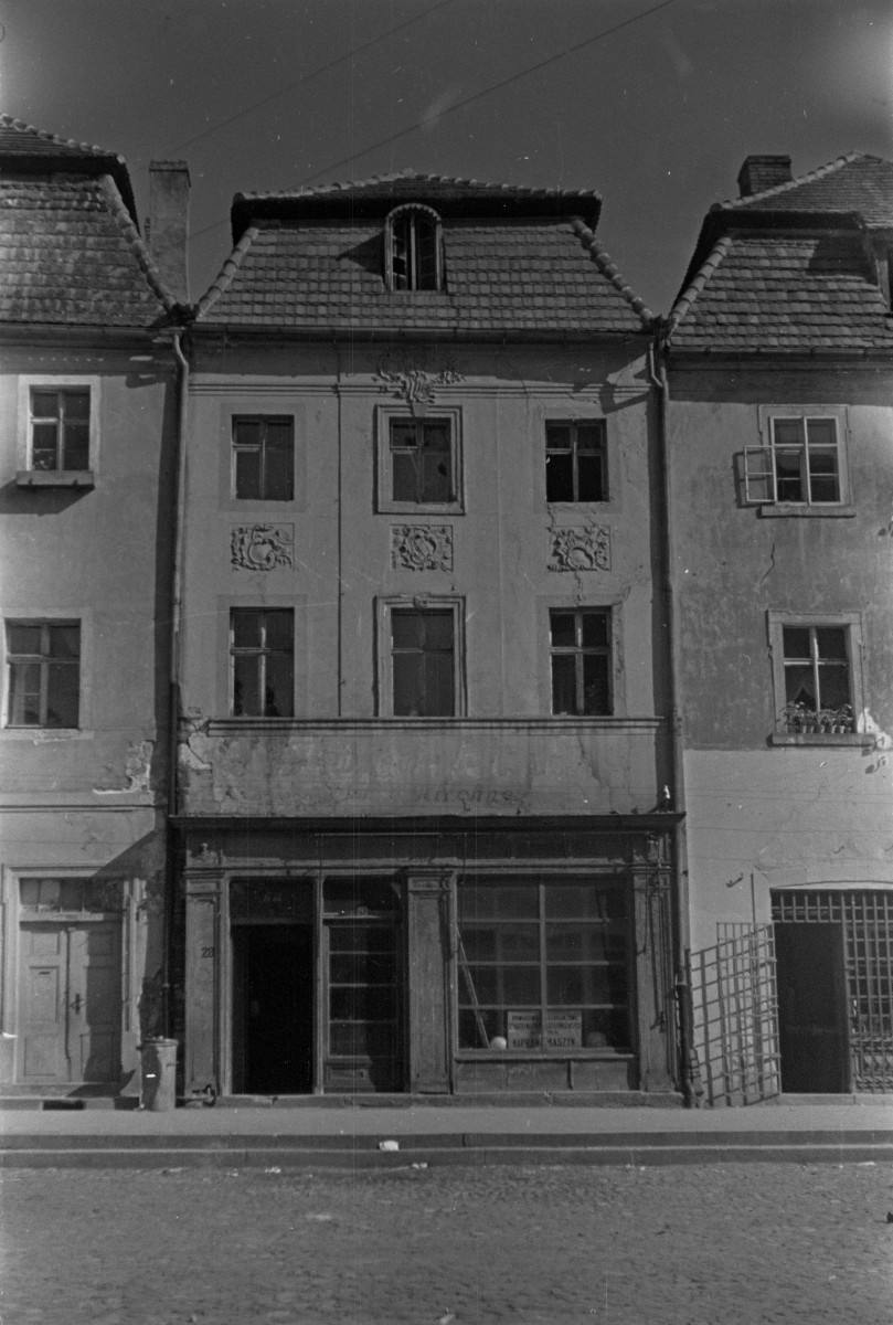 rynek - pierzeja północna - kamienica, skan 1