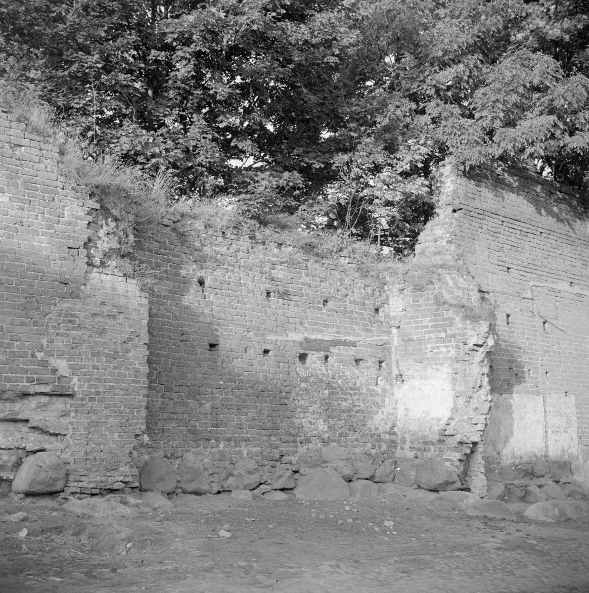 mury miejskie od strony zachodniej, fragment, skan 1