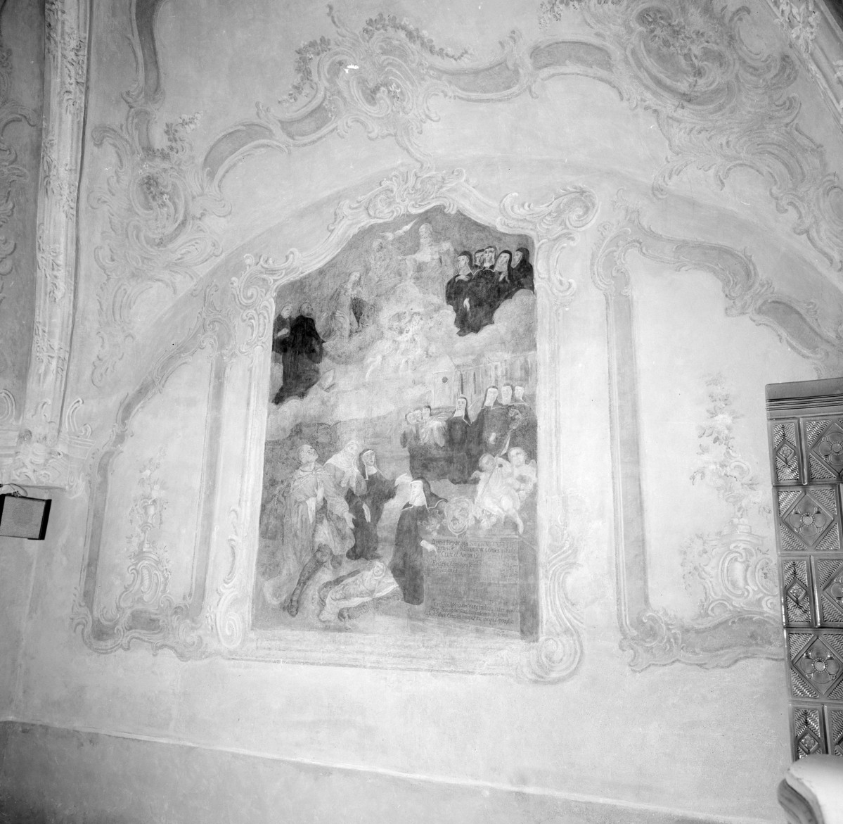 klasztor ss. Mniszek Benedyktynek - kościół pw. Najświętszej Maryi Panny i św. Wojciecha - wnętrze - zakrystia - malowidła na ścianie północnej, skan 1