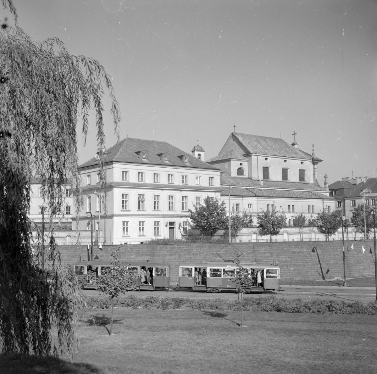 trasa tramwajowa i klasztor Braci Mniejszych, skan 1