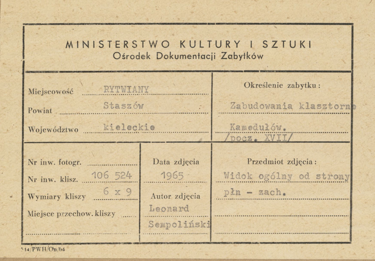 Zespół klasztorny, widok ogólny od strony płn. - wsch. - metryczka, skan 1