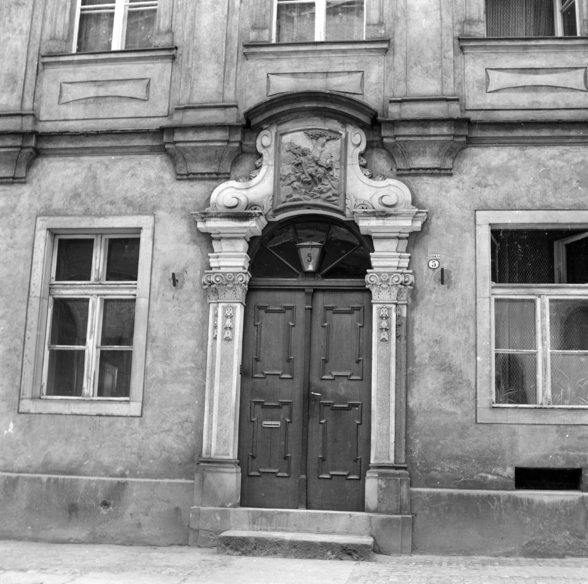 kamienica - elewacja i portal, skan 1