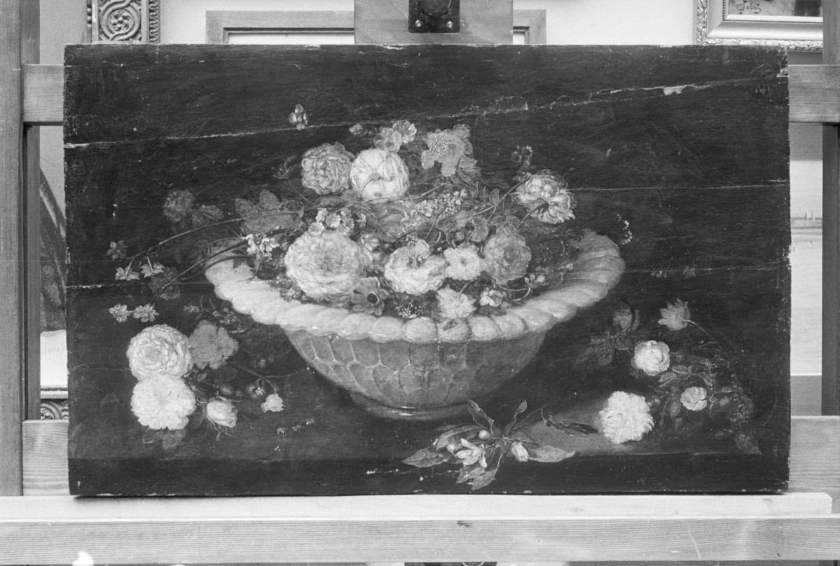 Szkoła Holenderska - martwa natura z kwiatami, olej na desce, Muzeum Narodowe w Warszawie, skan 1