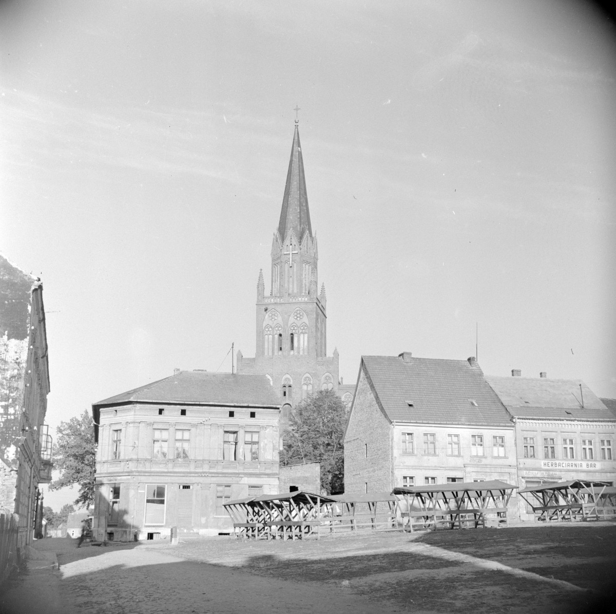 kościół Mariacki - wieża, zabudowa miejska, skan 1