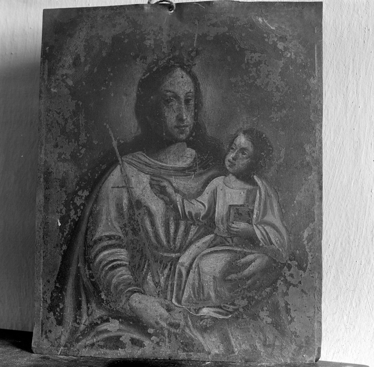 klasztor ss. Mniszek Benedyktynek - zbiory - obrazek na szkle Matka Boska z Dzieciątkiem z XVIII wieku, skan 1