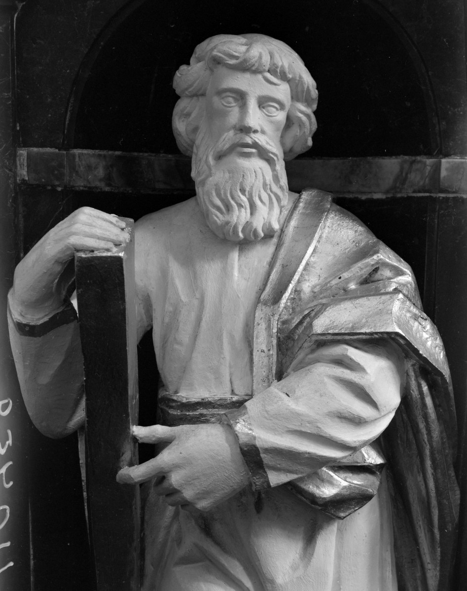 sanktuarium św. Jadwigi Śląskiej - kościół: kaplica św. Jadwigi - fragment nagrobka św. Jadwigi, figura świętego, skan 1