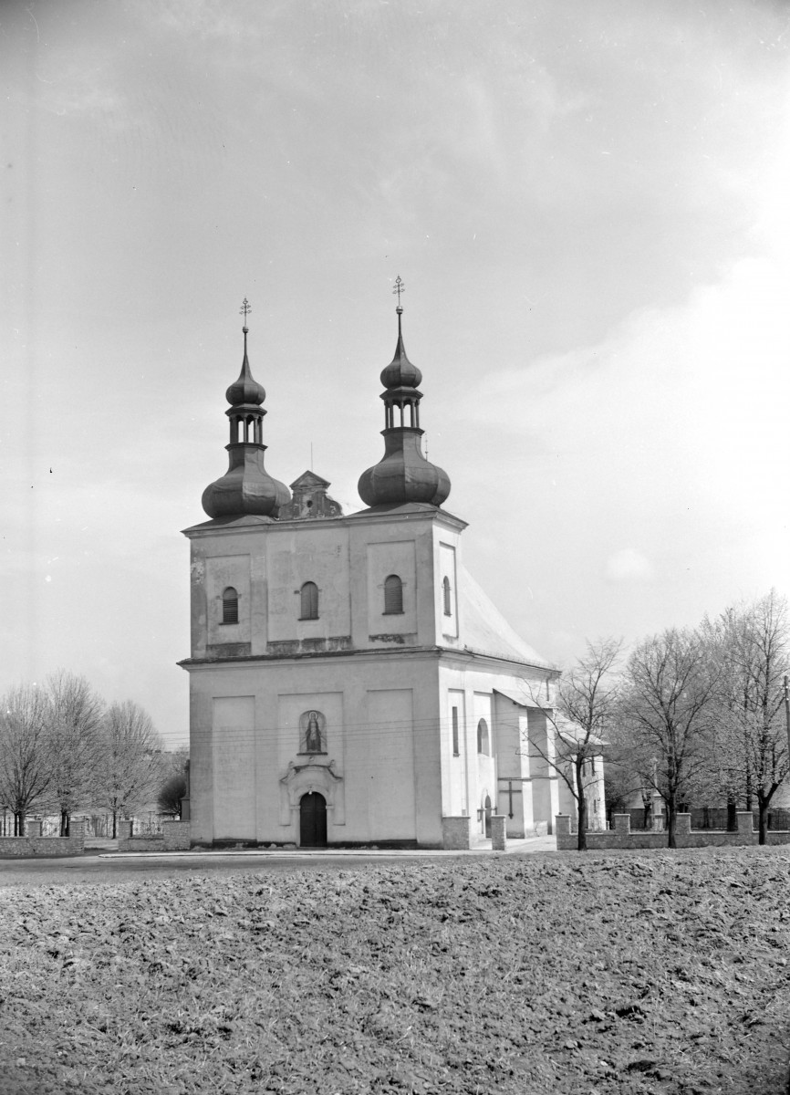 kościół pw. Matki Bożej - widok ogólny, skan 1