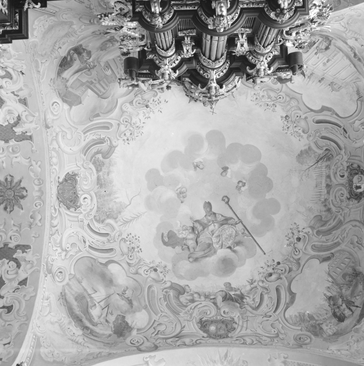 bazylika pw. Zwiastowania Najświętszej Marii Panny - wnętrze: nawa południowa: malowidło na sklepieniu, S. Stroińskiego, skan 1