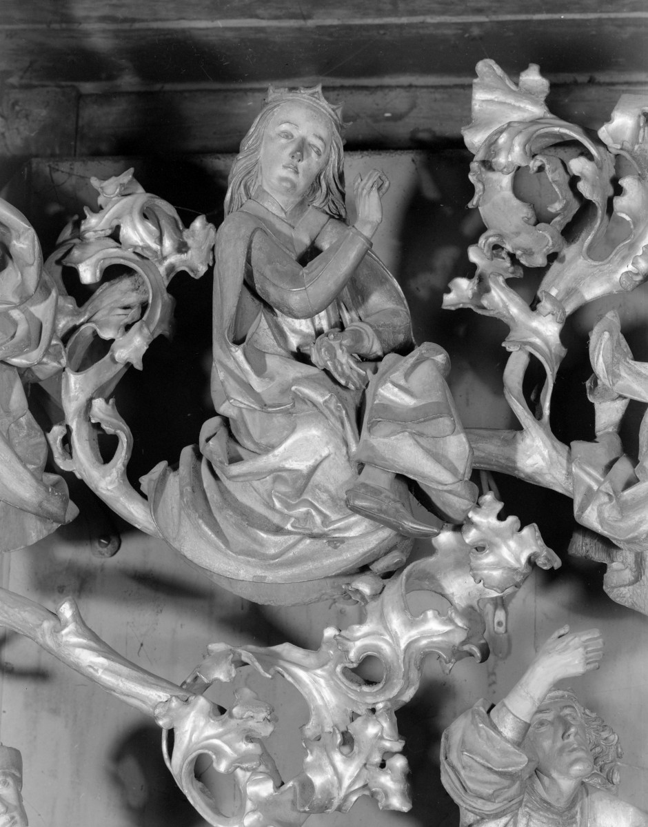 Kościół Mariacki pw. Wniebowzięcia Najświętszej Marii Panny - ołtarz Wita Stwosza: Predella - drzewo Jessego figura kobieca, skan 1