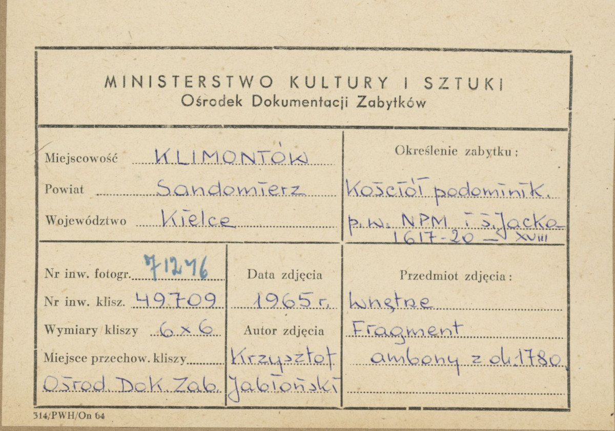 Zespół klasztorny - kościół, wnętrze, fragment ambony - metryczka, skan 1