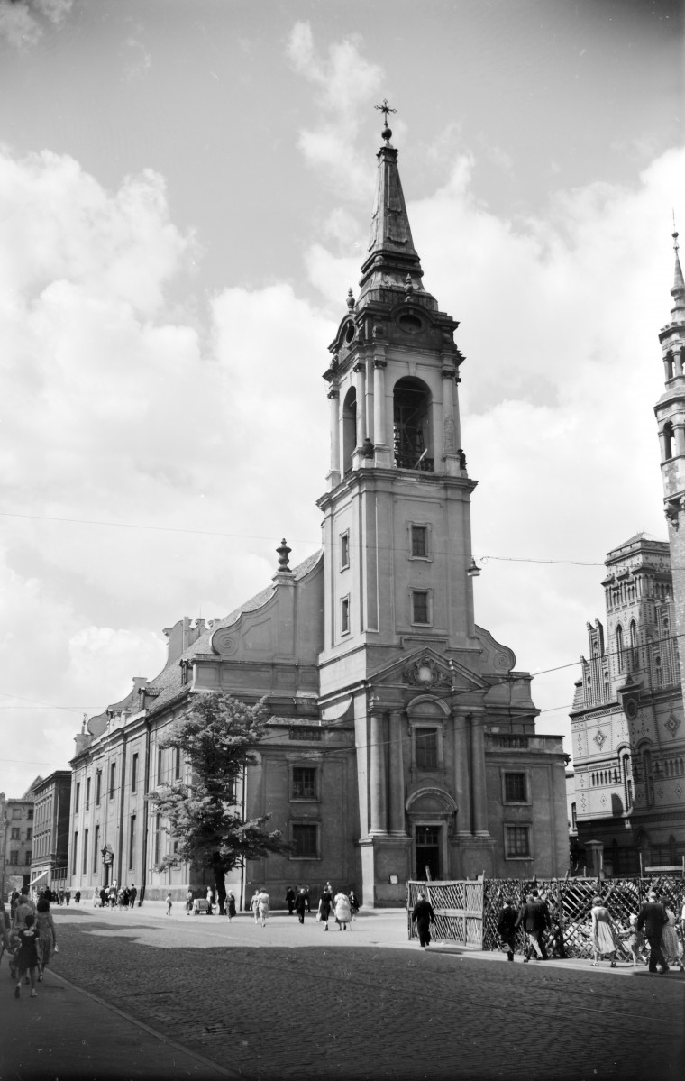 Kościół św. Ducha - elewacja frontowa, skan 1