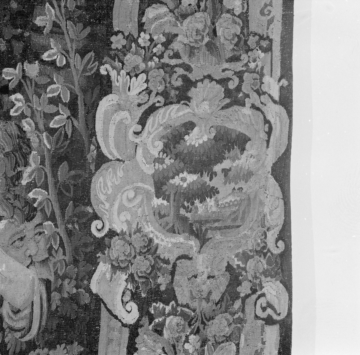 Muzeum Narodowe - Tapiseria. "Achilles na wyspie Skyros" ok. 1630. Detale. Fragment bordiury., skan 1