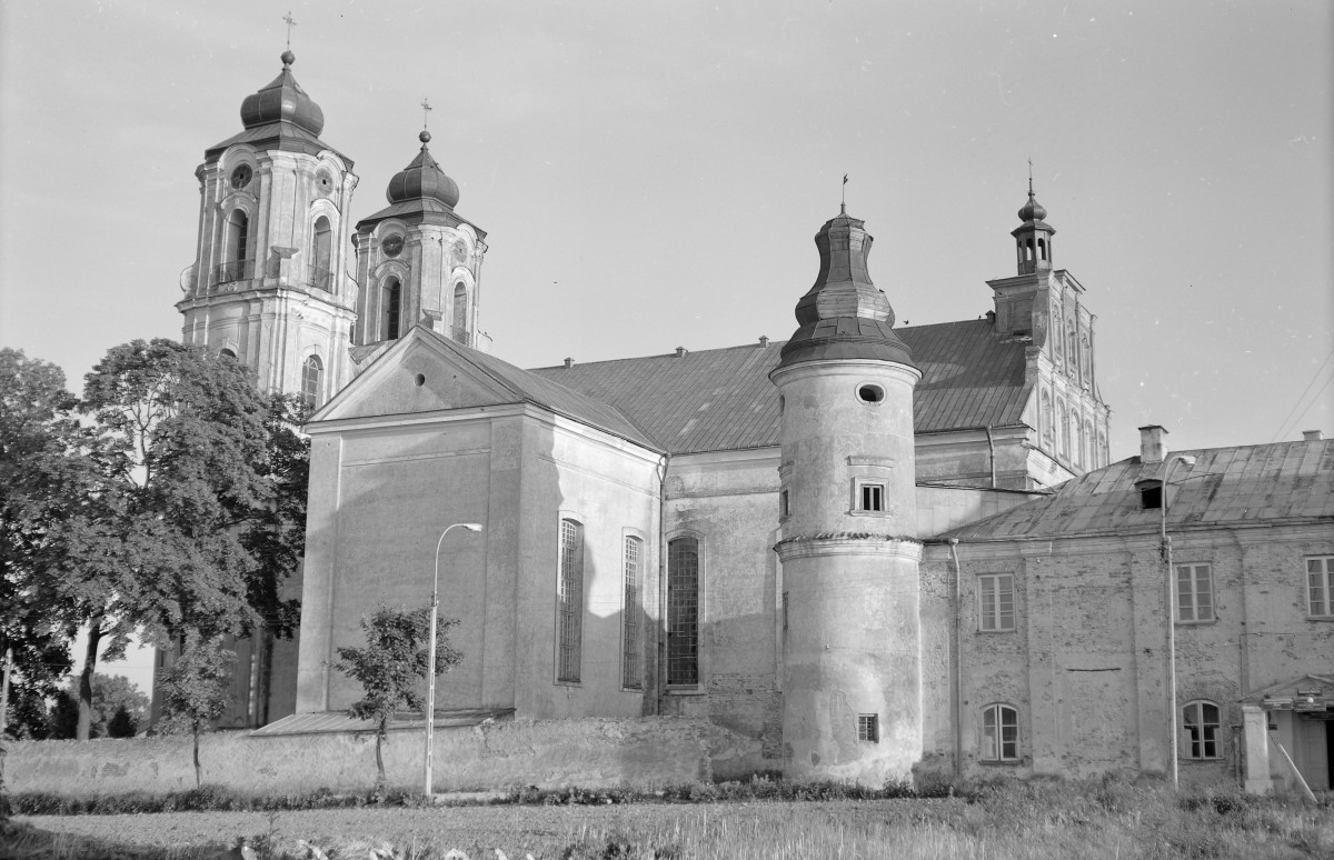 kolegiata - elewacja boczna, skan 1