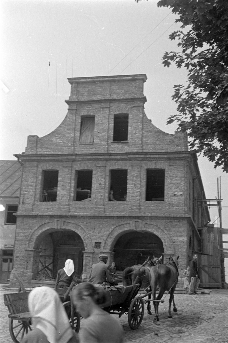 kamienica Oleśnickich - elewacja frontowa, skan 1