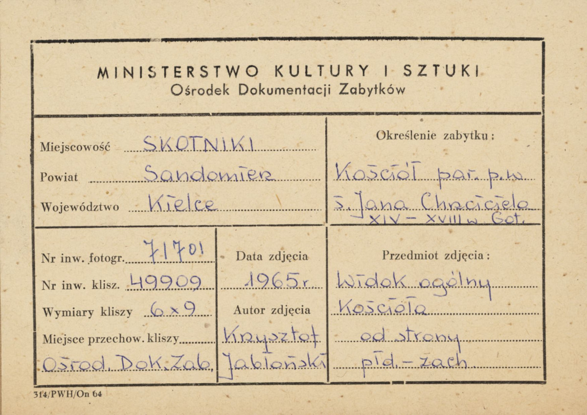 Kościół parafialny - widok ogólny od strony płd. - zach. - metryczka, skan 1