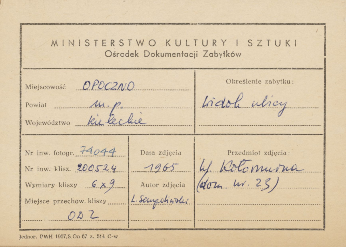 Miasto -  widok elewacji frontowej domu - metryczka

 , skan 1