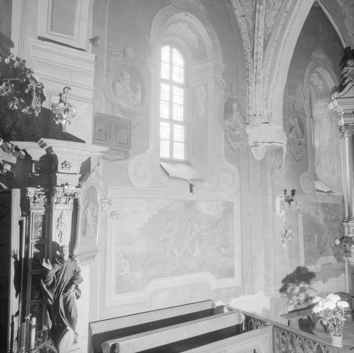 klasztor ss. Mniszek Benedyktynek - kościół pw. Najświętszej Maryi Panny i św. Wojciecha - wnętrze - prezbiterium - polichromia, skan 1