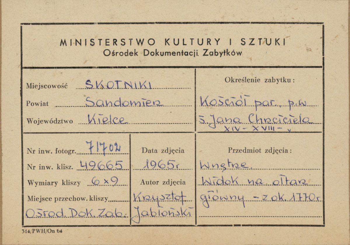 Kościół parafialny - wnętrze, widok na prezbiterium - metryczka, skan 1