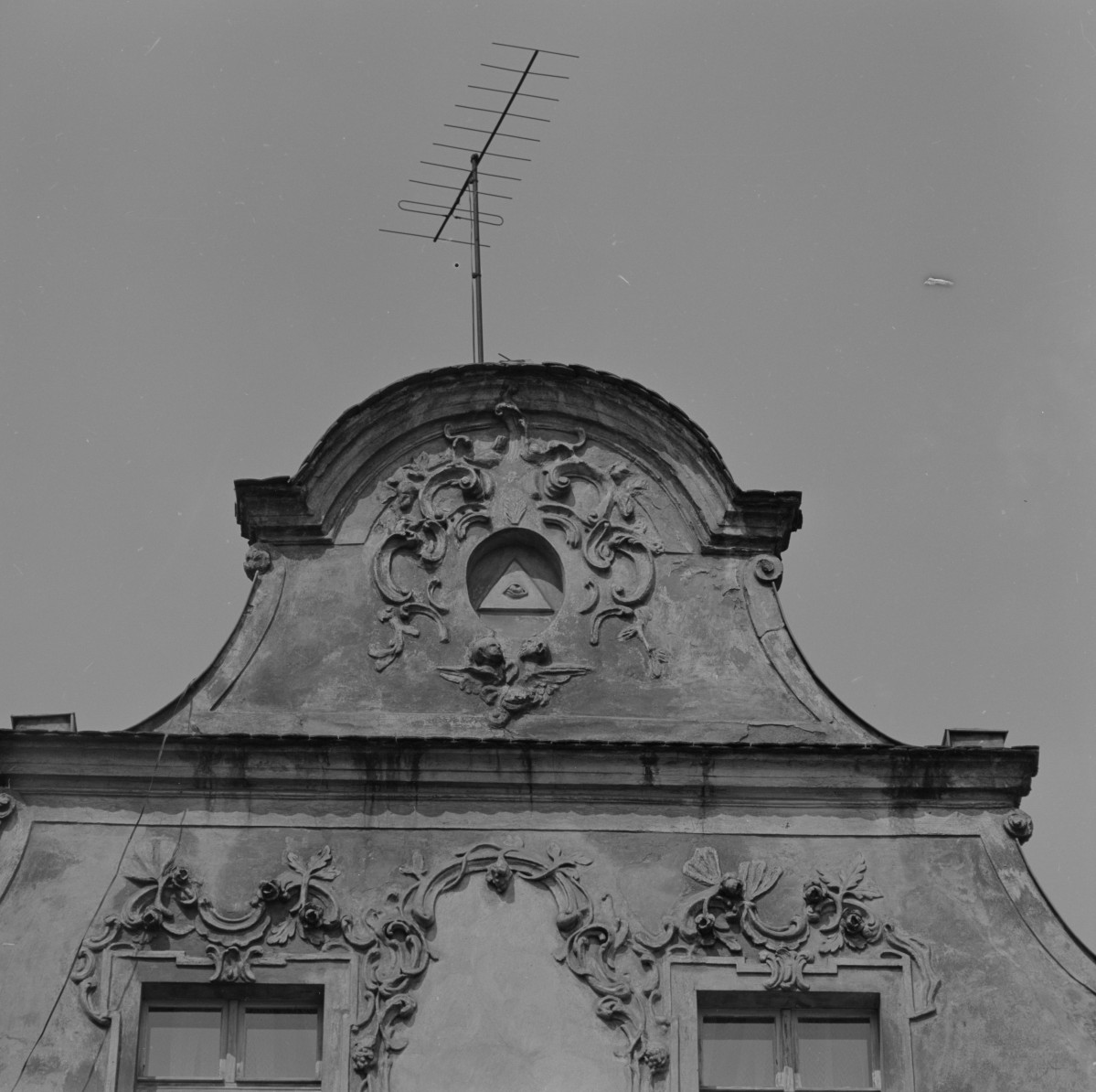 dom mieszkalny - elewacja frontowa - szczyt, skan 1